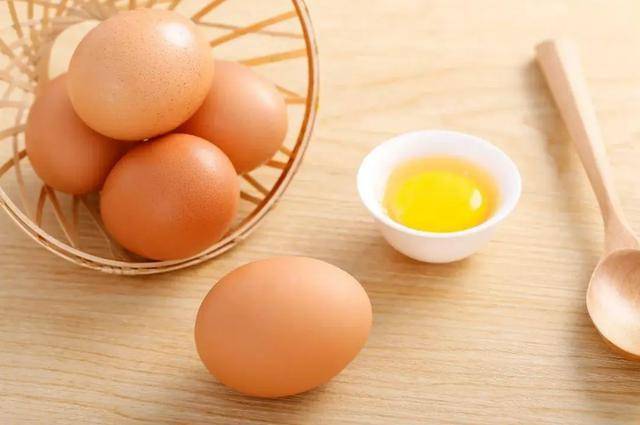 鸡蛋、鸭蛋、鹅蛋哪个营养价值更高？医生忠告：尽量少吃3种蛋北